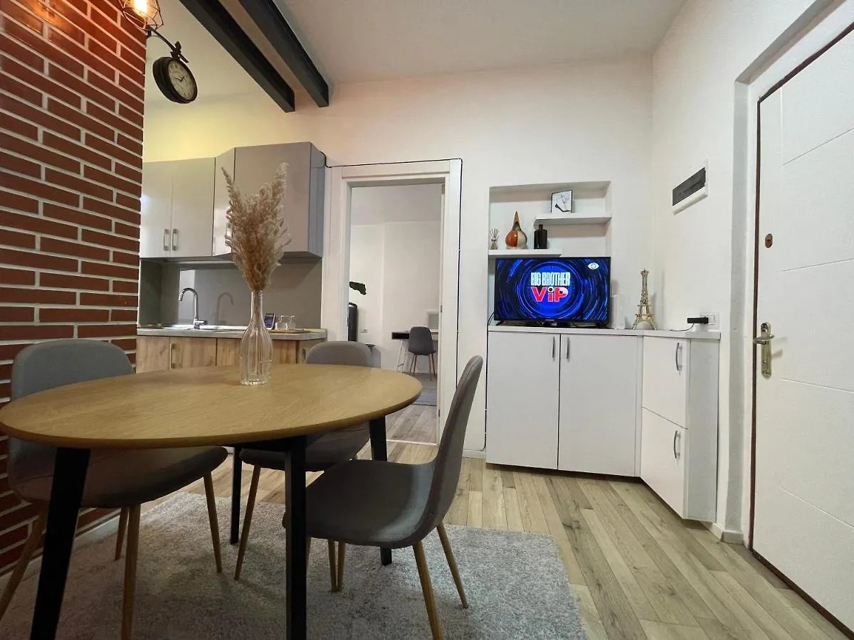 Myslym Shyri'S Apartments Tirana Albania