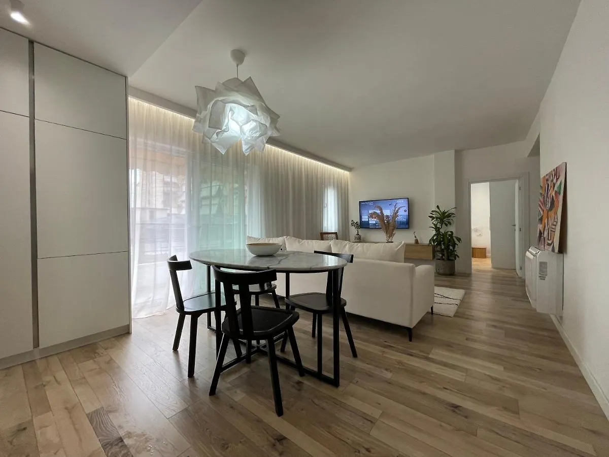 Myslym Shyri'S Apartments Tirana