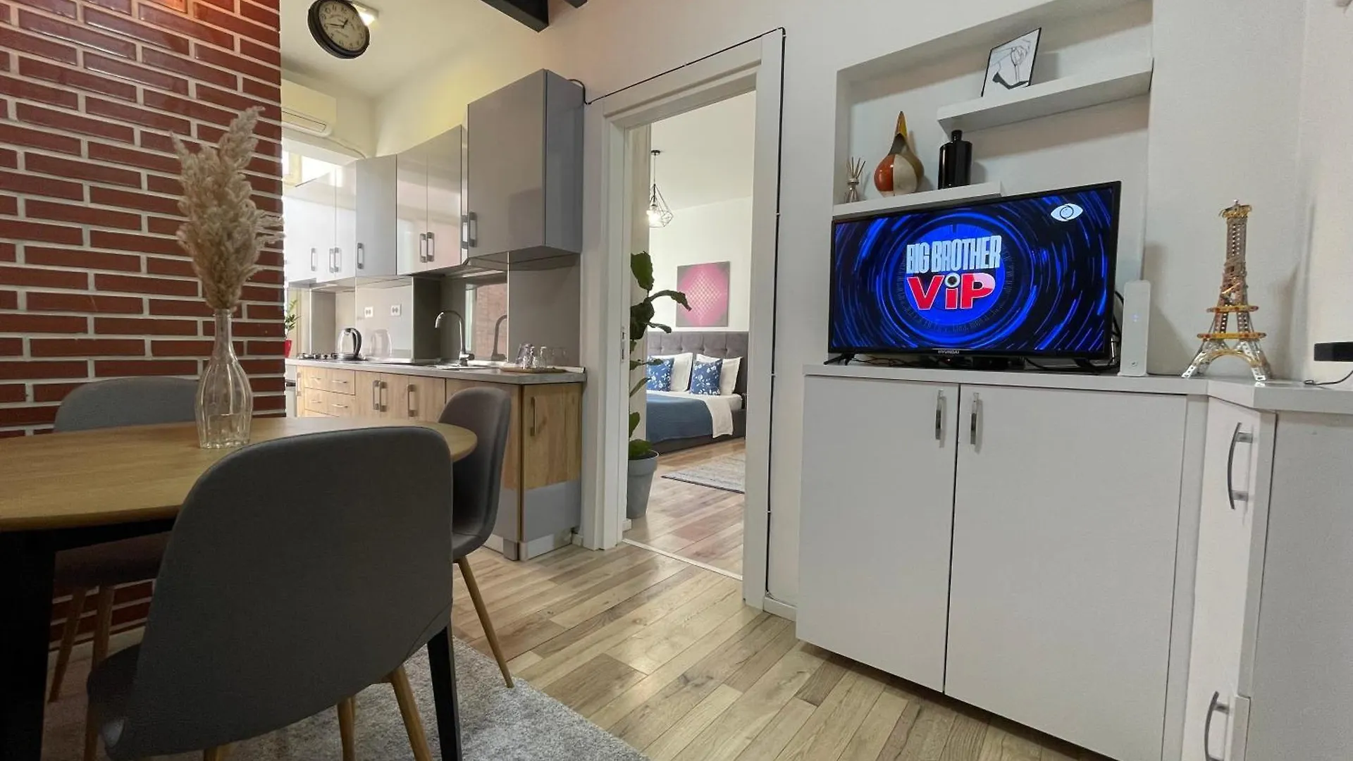 Myslym Shyri'S Apartments Tirana Aparthotel