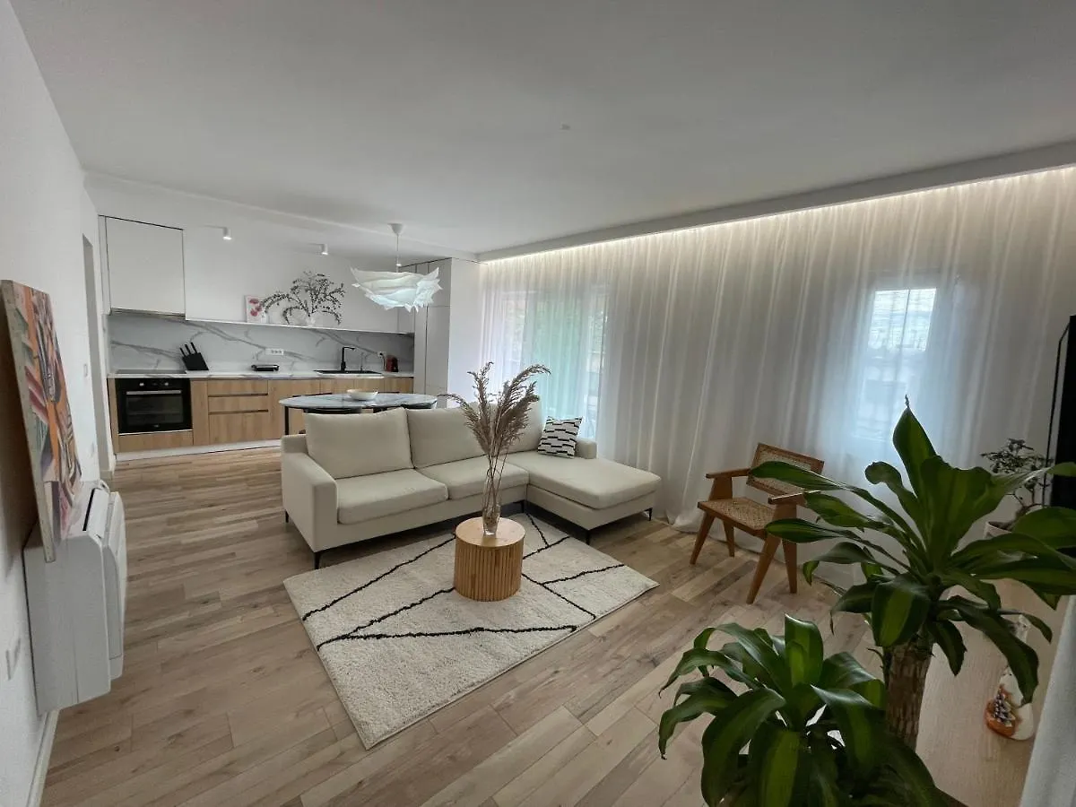 公寓式酒店 Myslym Shyri'S Apartments 地拉那