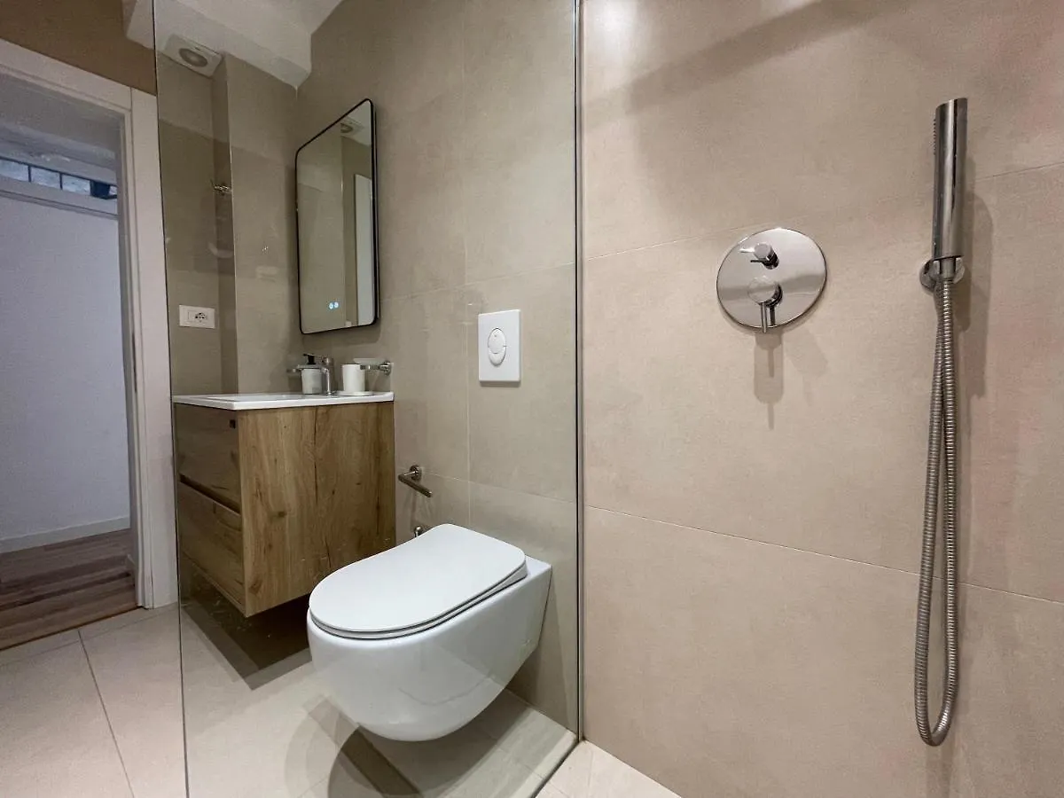 Myslym Shyri'S Apartments 地拉那