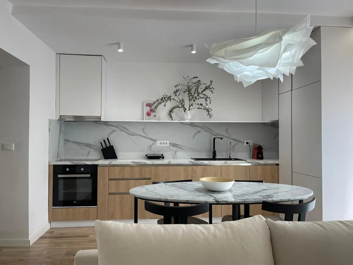 公寓式酒店 Myslym Shyri'S Apartments 地拉那