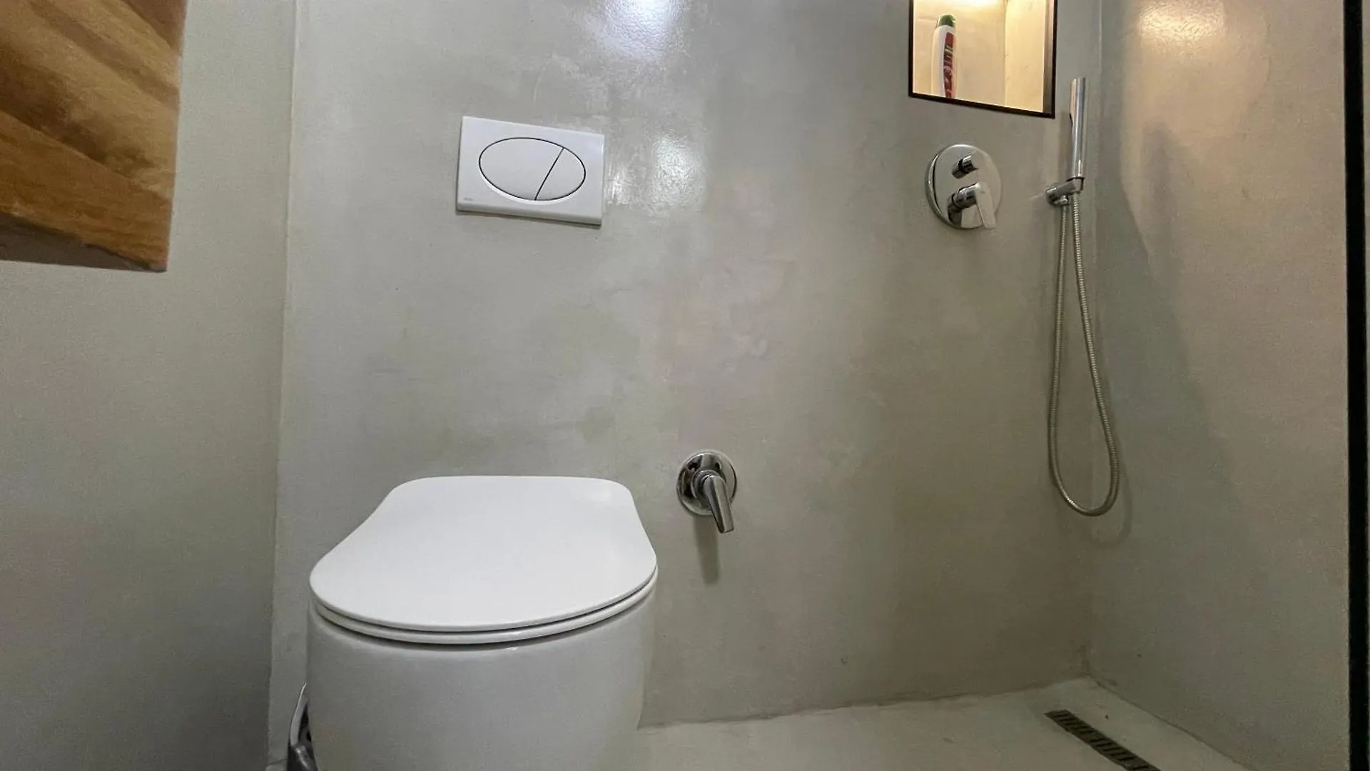 公寓式酒店 Myslym Shyri'S Apartments 地拉那